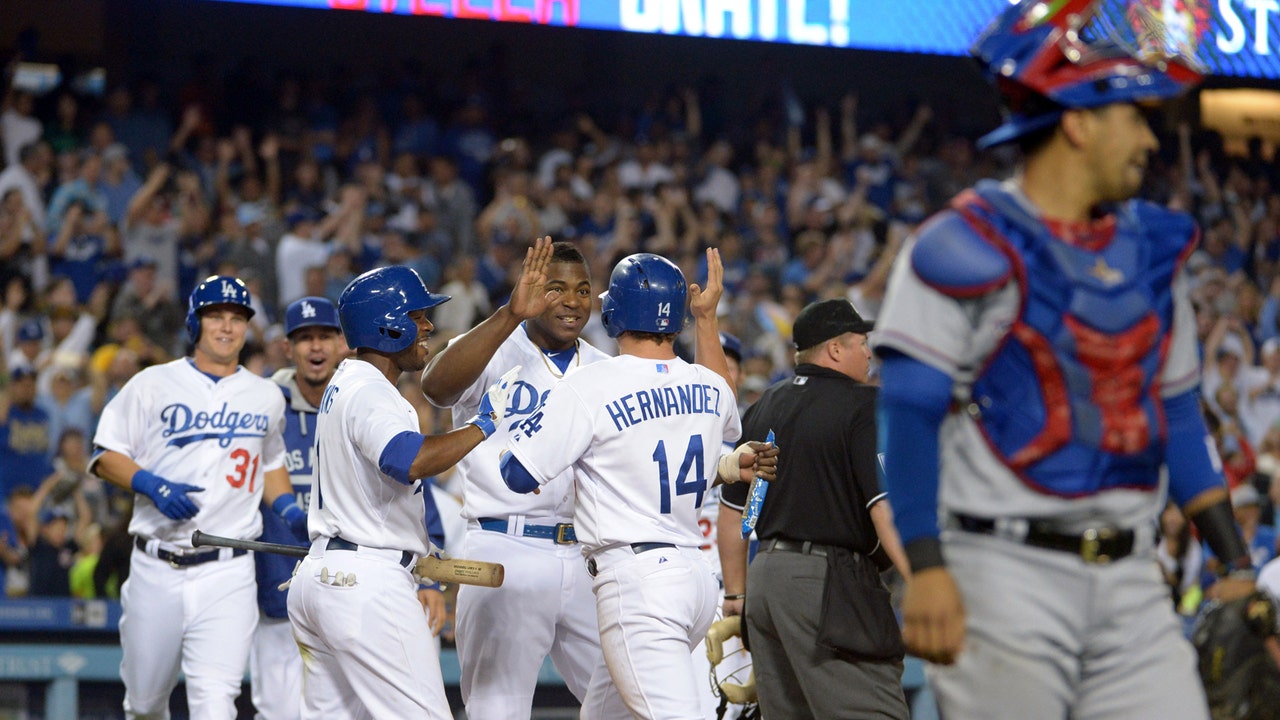 Rangers lose to Dodgers on Kela's balk in 9th